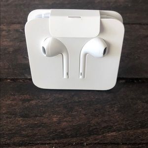 Apple EarPods with Lightning Connection